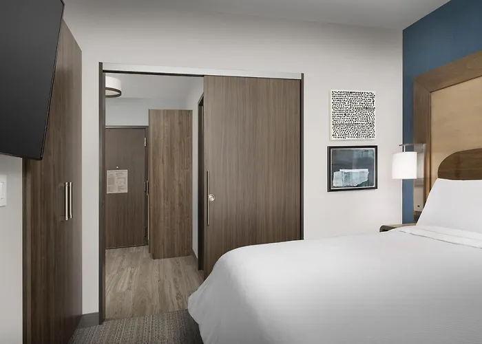 One-Bedroom King Suite Hearing accessible